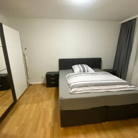 In Uerdingen,monteure,netflix, Prime Apartment