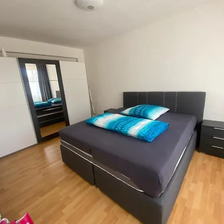 In Uerdingen,monteure,netflix, Prime Apartment *