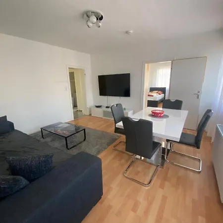 In Uerdingen,monteure,netflix, Prime Apartment