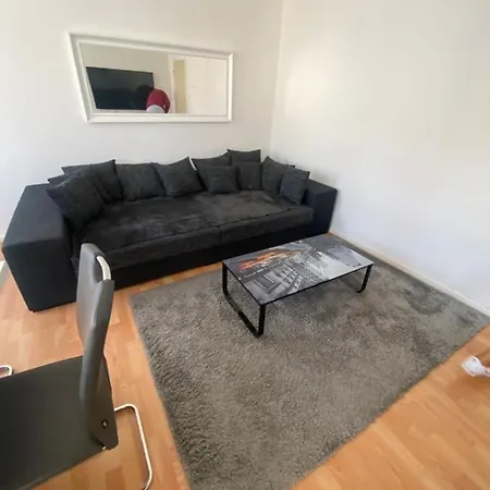 In Uerdingen,monteure,netflix, Prime Apartment