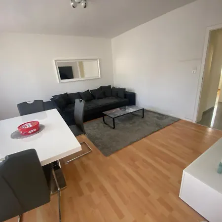 In Uerdingen,monteure,netflix, Prime Apartment *