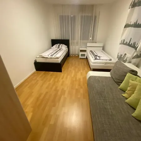 In Uerdingen,monteure,netflix, Prime Apartment *